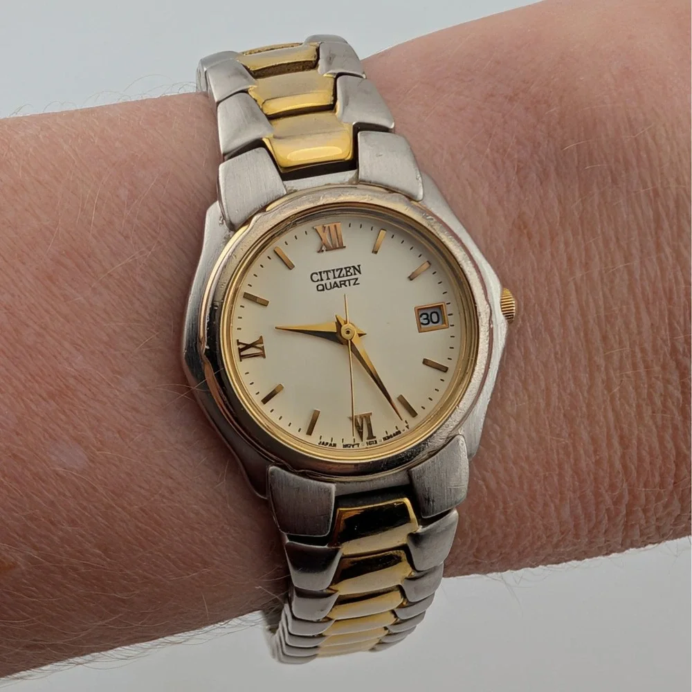Citizen 1012-S76167 Women's Two Tone Quartz Watch Roman Numerals 26mm 7